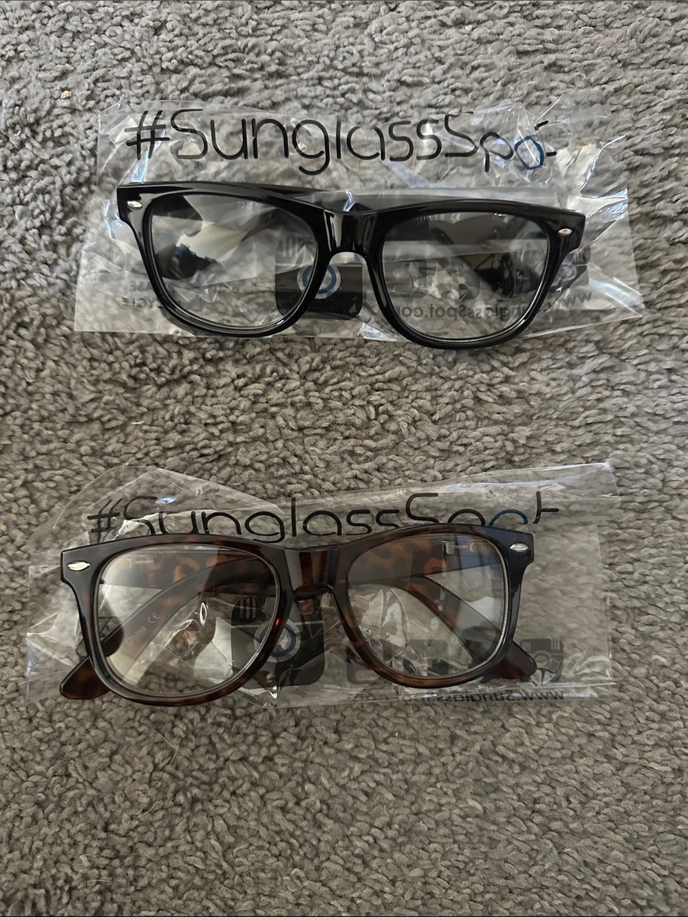 Classic Wayfarer-Style Men’s Glasses in Black & Tortoiseshell (Non-Prescription)